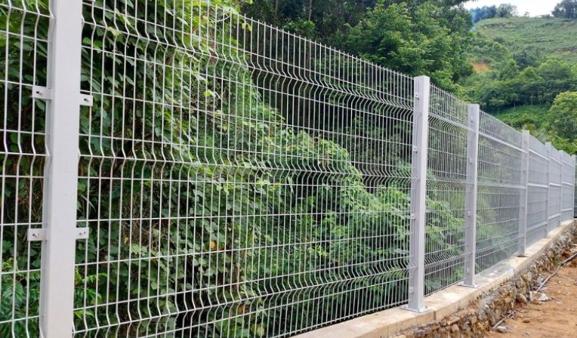 Báo giá thi công hàng rào lưới thép trọn gói mới nhất 2025