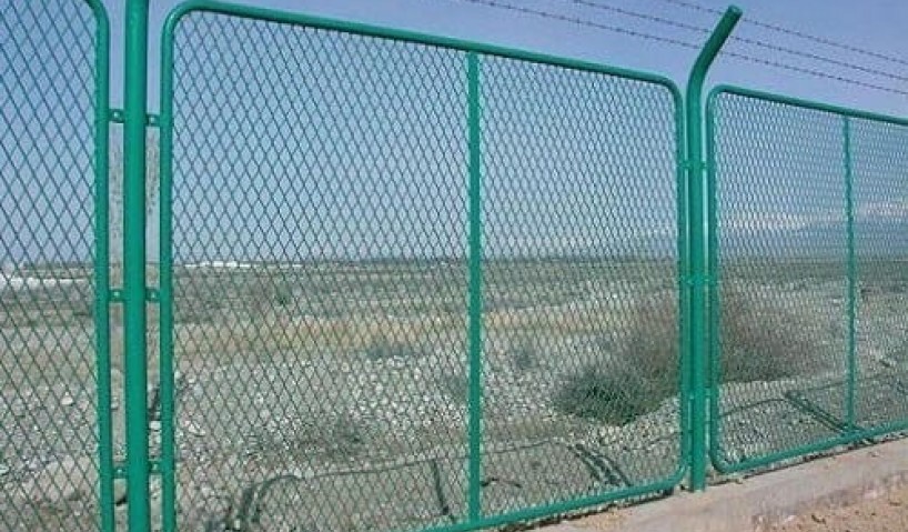 Hàng rào lưới thép thi công bao lâu xong? Thời gian hoàn thiện chính xác